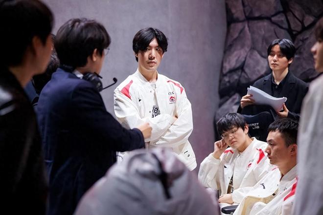 而火箭在这 而火箭在这