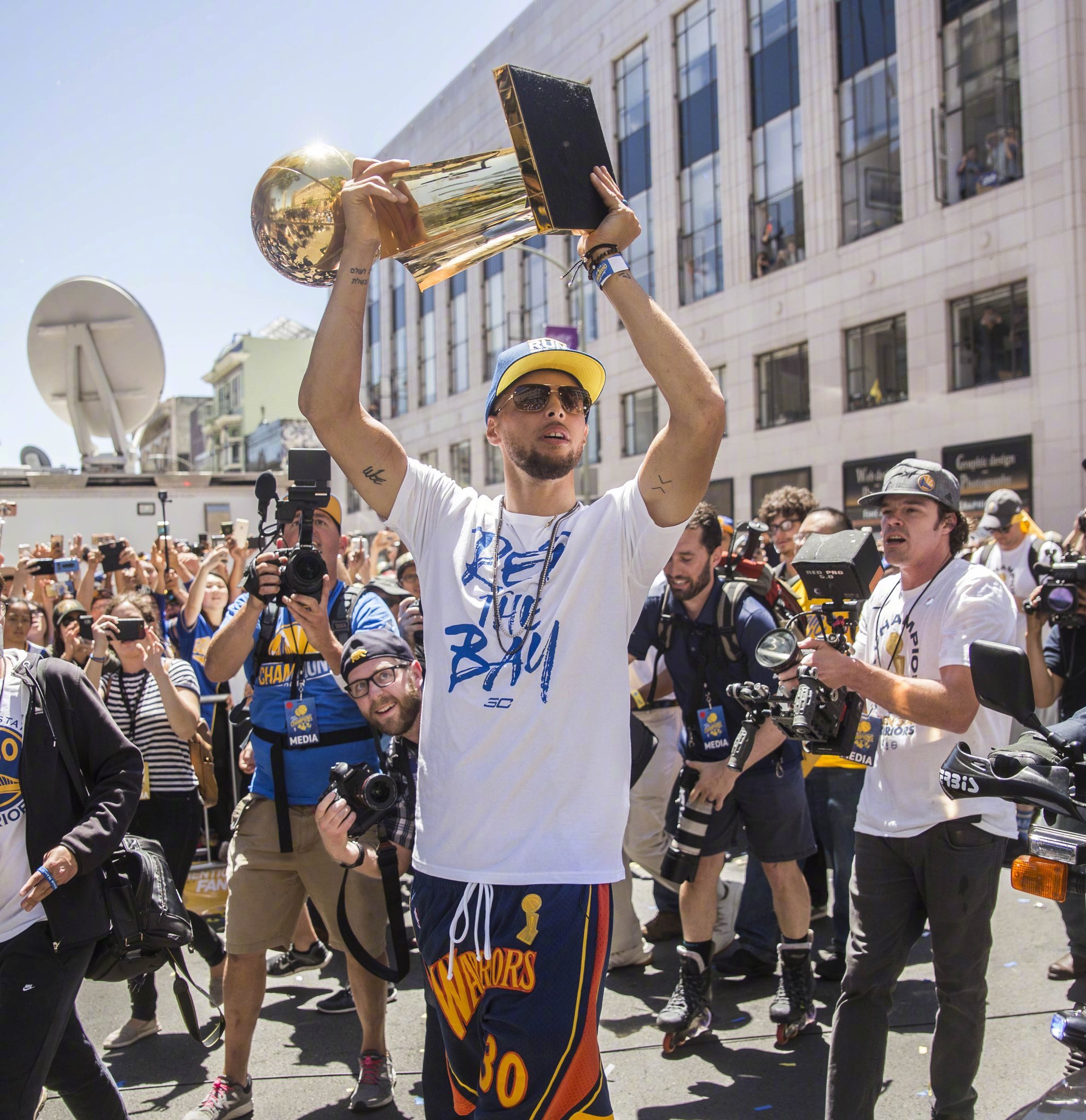 赞助商也纷 赞助商也纷