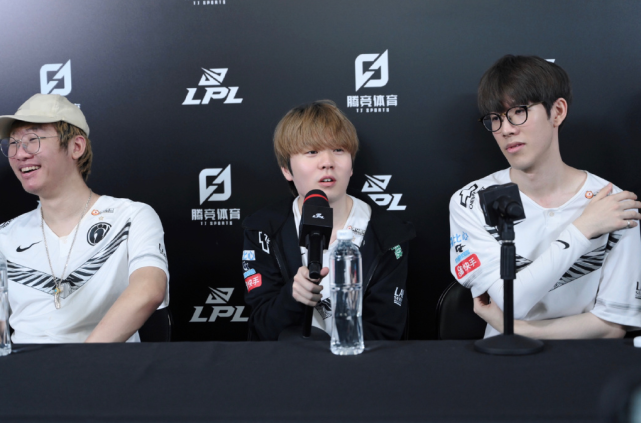 瓦里亚并列 瓦里亚并列